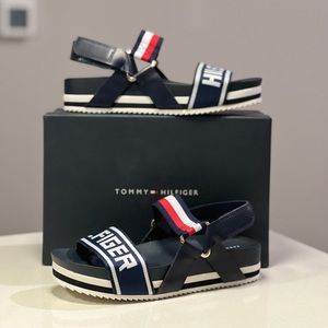 Tommy Hilfiger Women's Platform Sporty Sandals, Navy